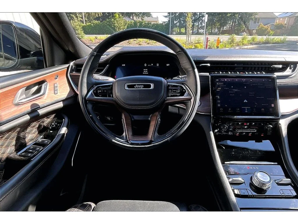 Used 2024 Black Jeep Summit image 5