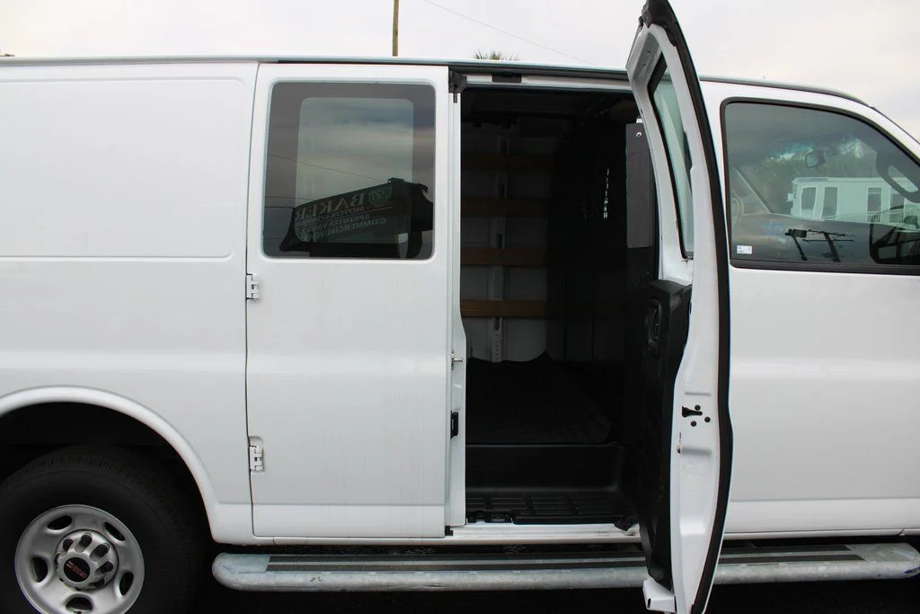 2023 GMC Savana Cargo Work Van - Photo 35