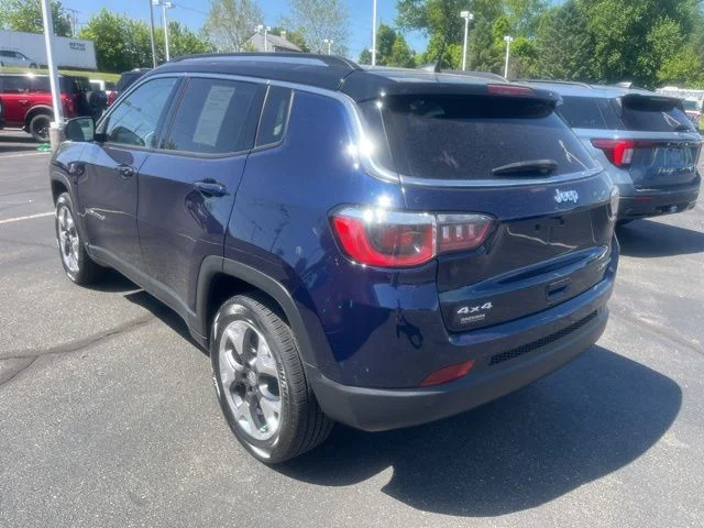 Used 2019 Jazz Blue Pearlcoat Jeep Limited image 7