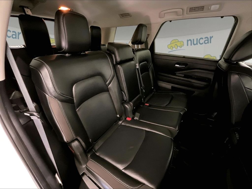 Used 2024 Pearl White Tricoat Nissan SL image 16
