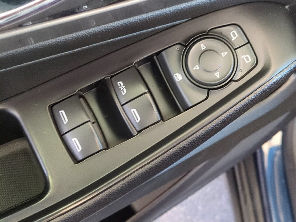 Used 2023 Northsky Blue Metallic Chevrolet LT Cloth image 25