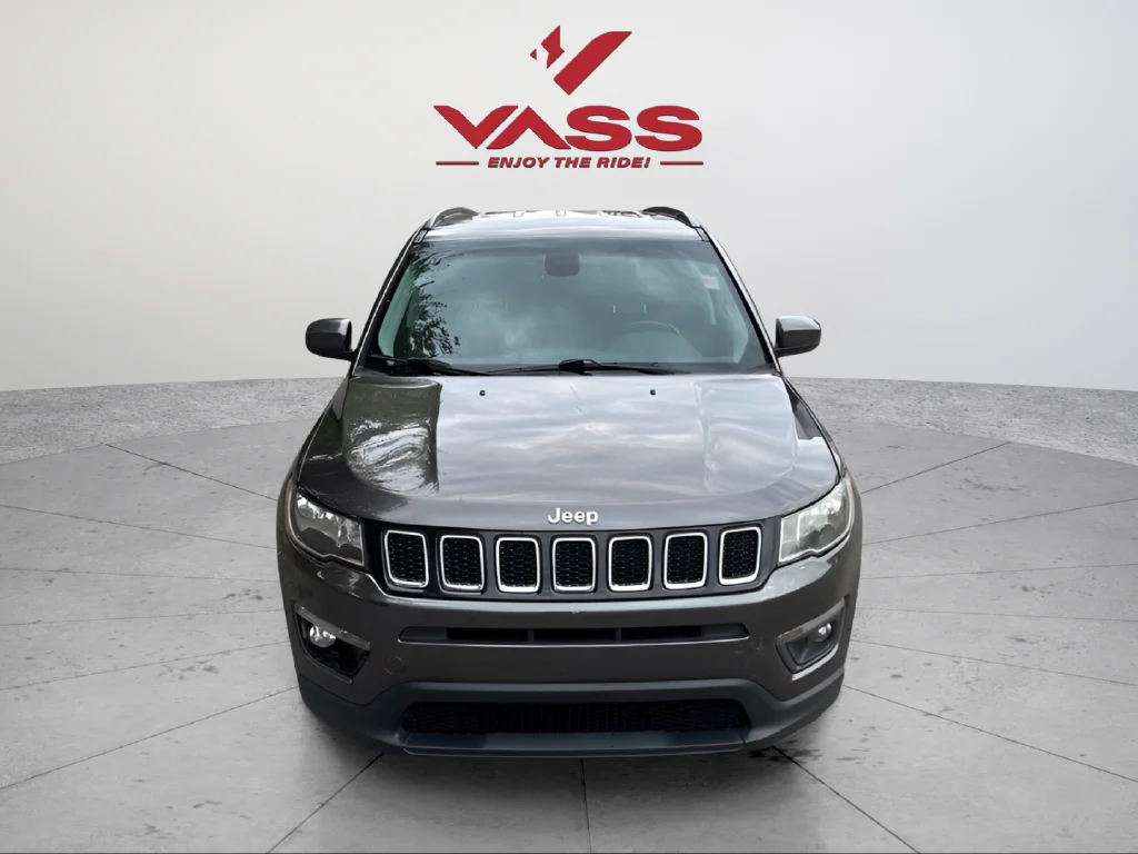 Used 2021 Crystal Metallic Jeep Latitude image 8