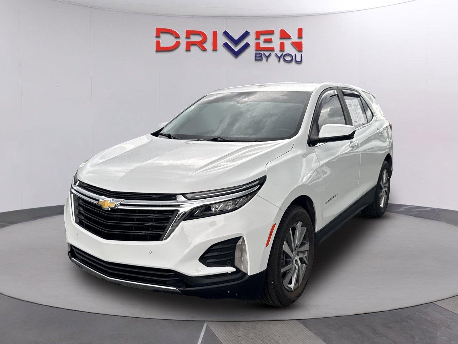 Used 2023 SUMMIT WHITE Chevrolet LT image 8