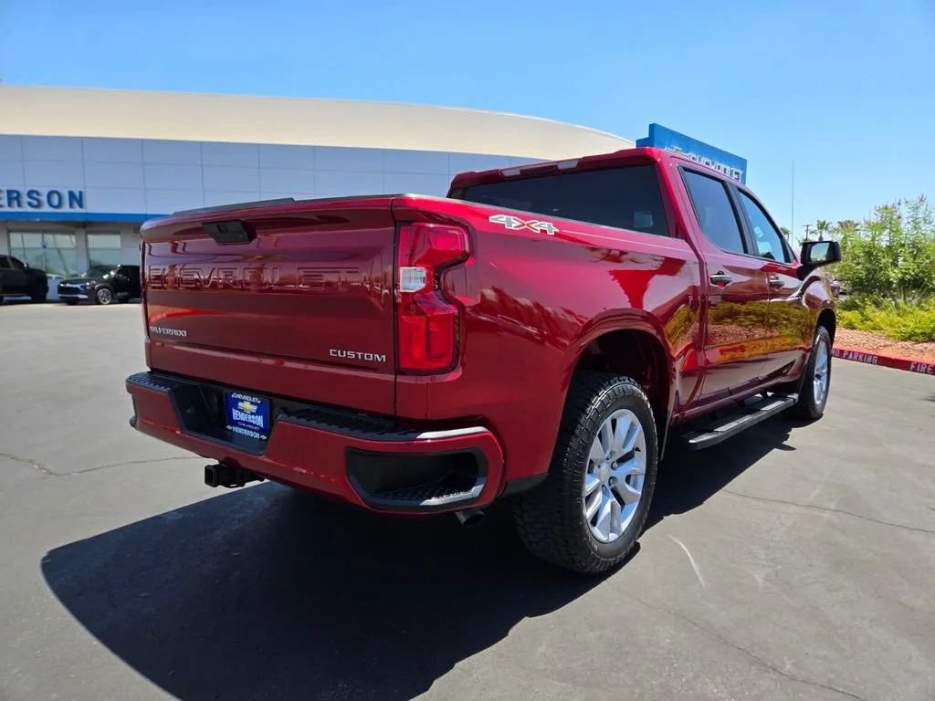 Used 2022 Cherry Red Tintcoat Chevrolet Custom image 6