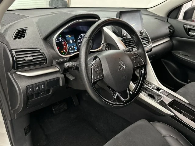 Used 2024 Silver Mitsubishi SE image 7