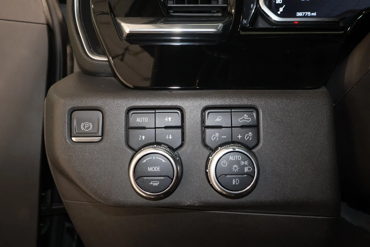 2023 GMC Sierra 1500 SLT - Photo 11