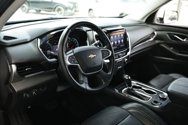 Used 2020 Silver Ice Metallic Chevrolet 3LT image 18