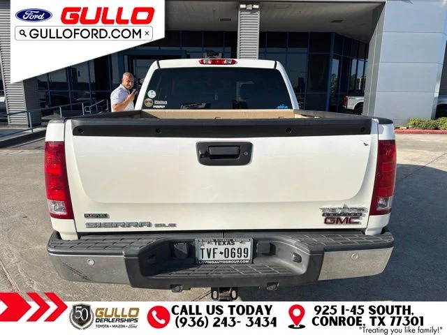 Used 2012 White Diamond Clearcoat GMC SLE image 4