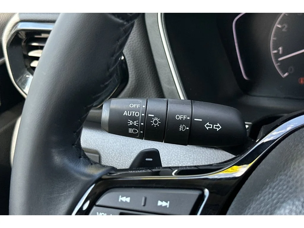 Used 2024 Modern Steel Metallic Honda Touring image 39