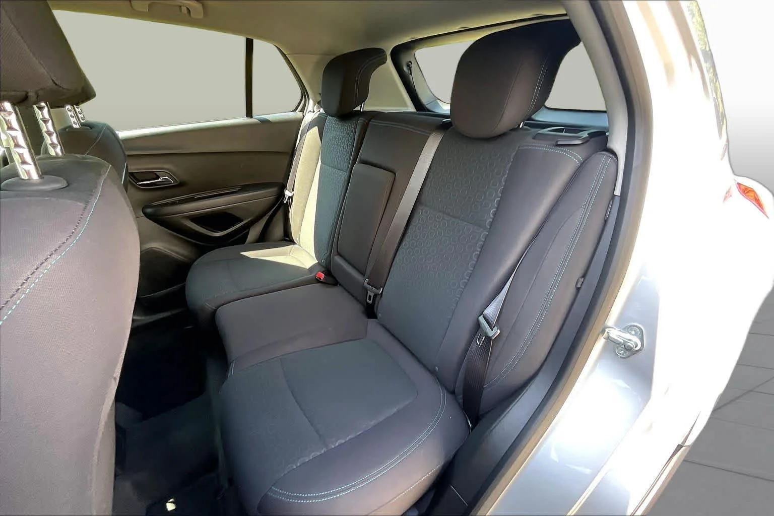 Used 2016 Silver Ice Metallic Chevrolet LS image 19