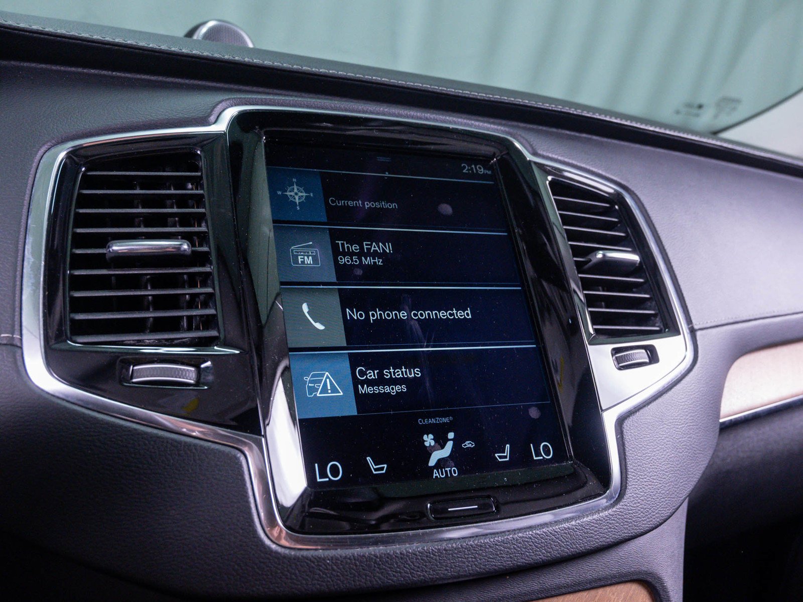 Used 2018 Onyx Black Metallic Volvo Inscription image 26