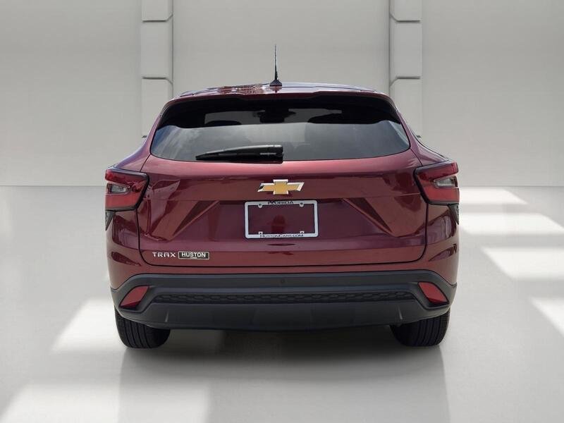 Used 2024 Crimson CHEVROLET FWD 4DR LS image 4