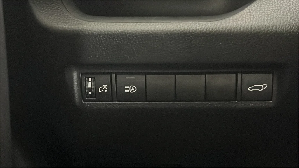 Used 2020 Green Toyota XLE image 31