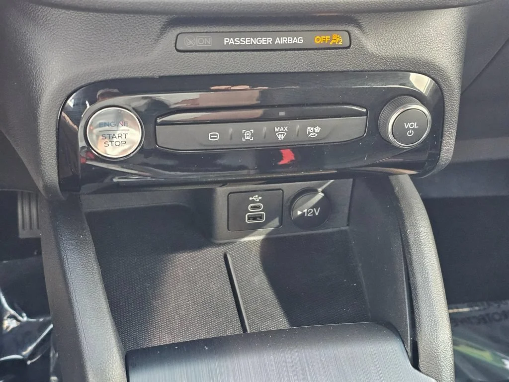 Used 2025  Ford ST-Line Select image 31