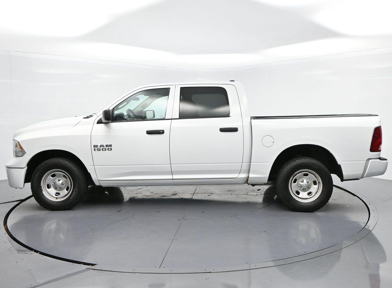 Used 2015 Bright White Clearcoat Ram Tradesman image 4