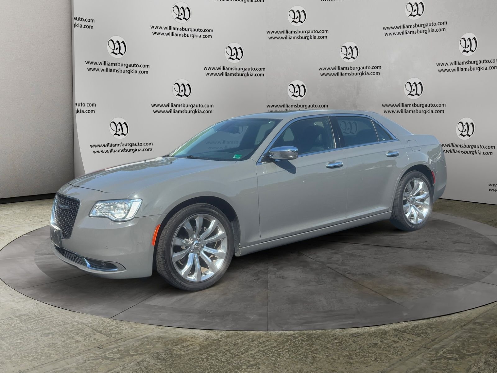 2017 Chrysler 300 C's photo