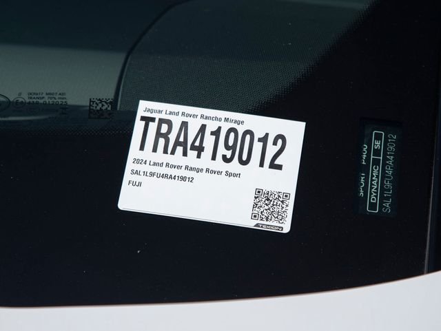 Used 2024 Fuji White Land Rover Dynamic SE image 41