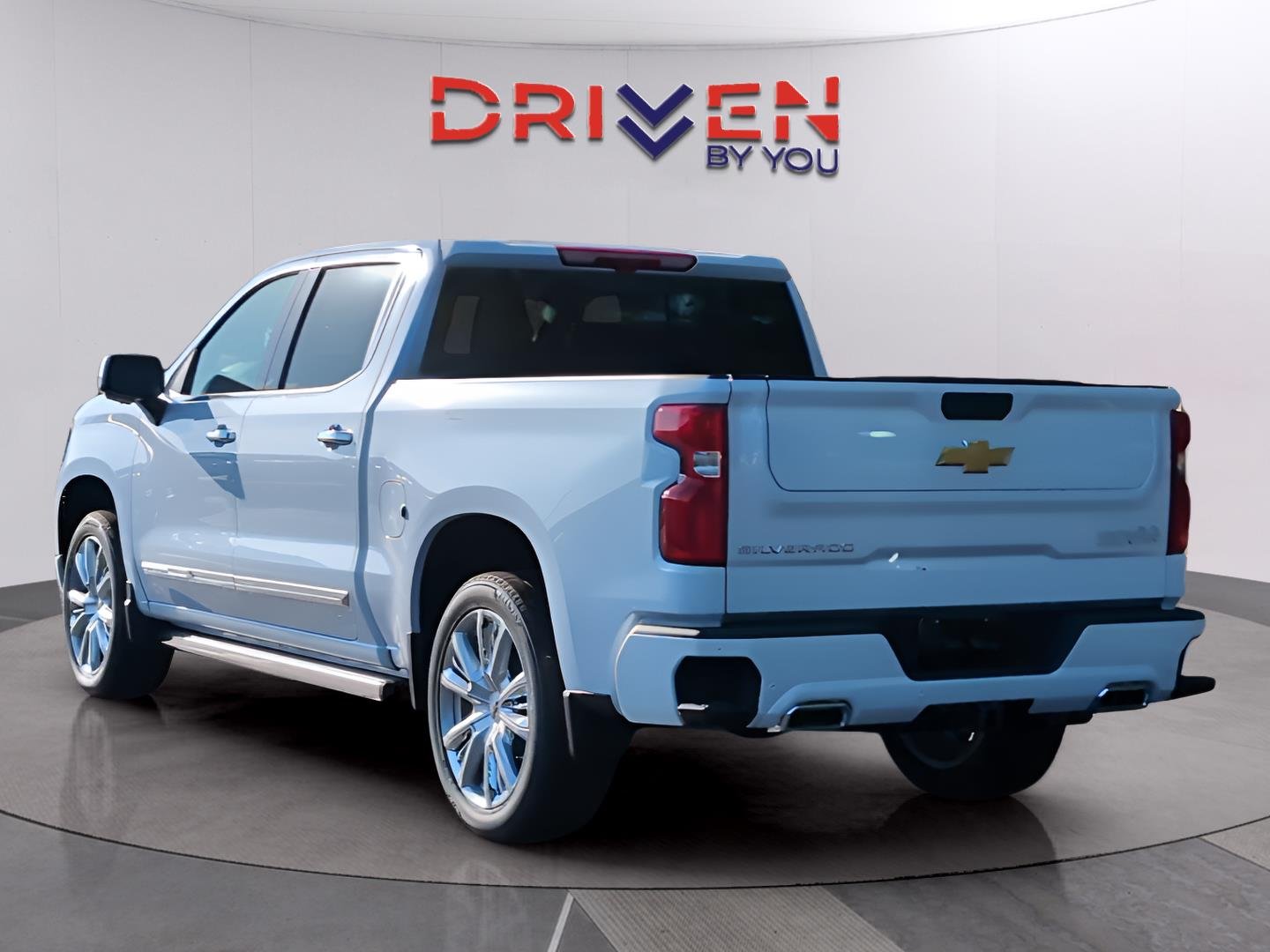 New 2026 Polar White Tricoat Chevrolet High Country image 3