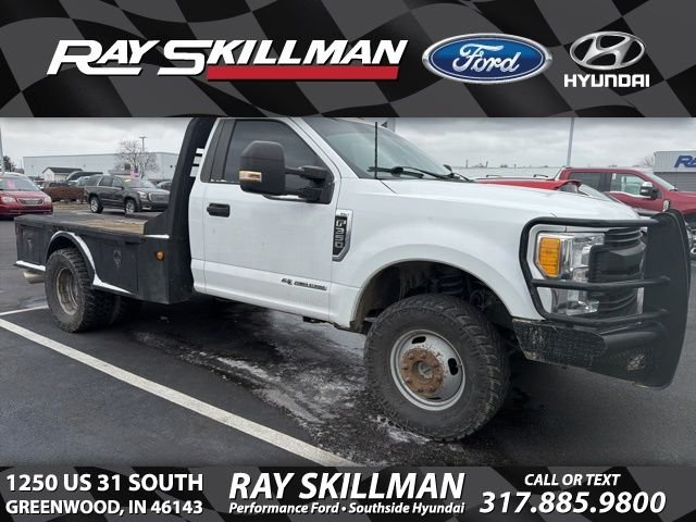 2017 Ford F-350 Super Duty Chassis Cab XL