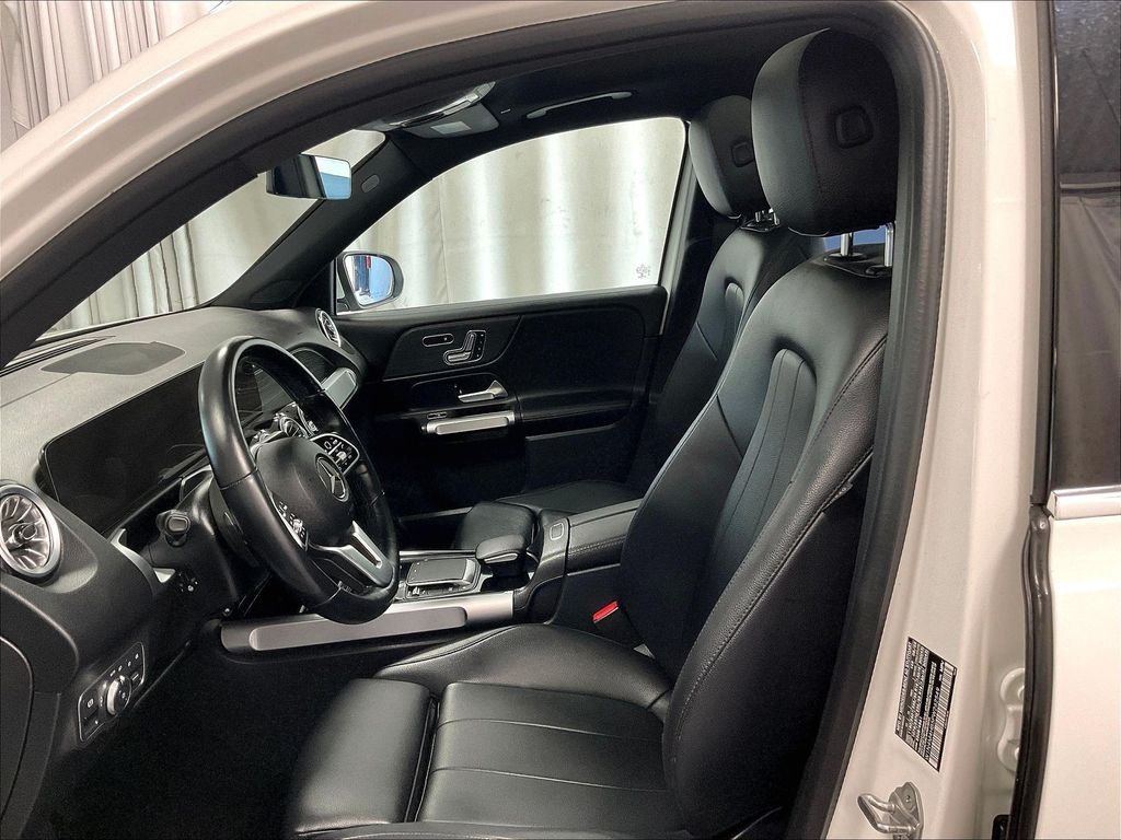 Used 2023 White Mercedes-Benz GLB 250 image 10