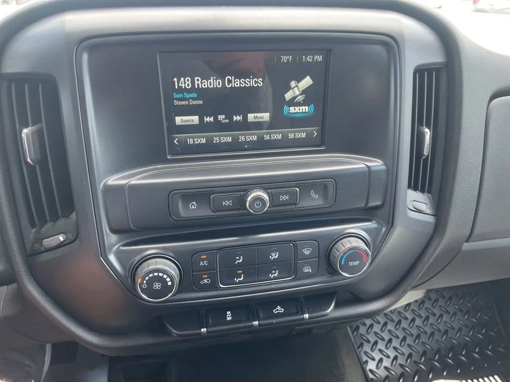 Used 2018 GRAPHITE METALLIC Chevrolet LS image 22
