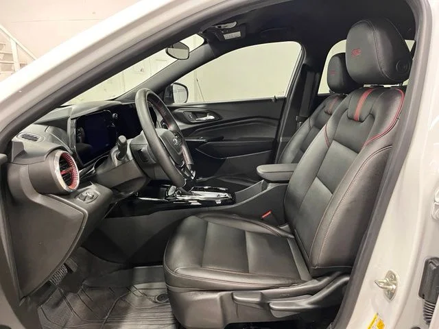 Used 2025 White Chevrolet 2RS image 17