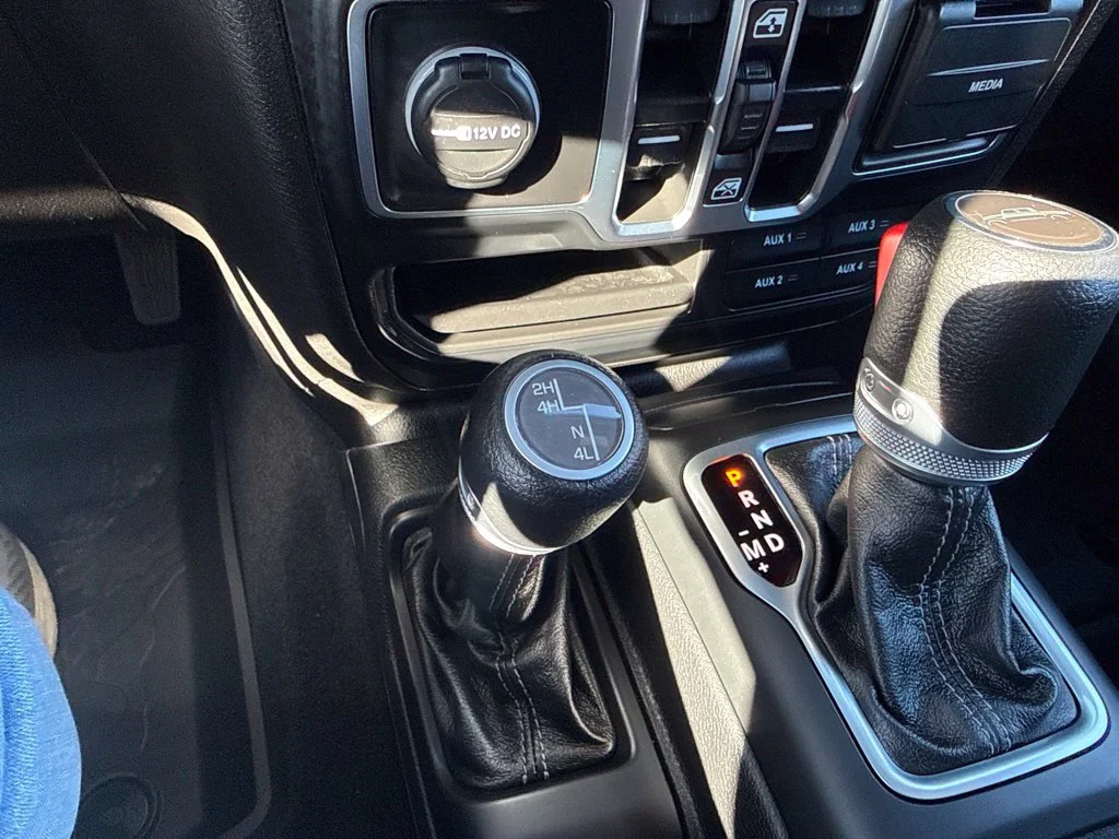 Used 2025 White Jeep Sport S image 20