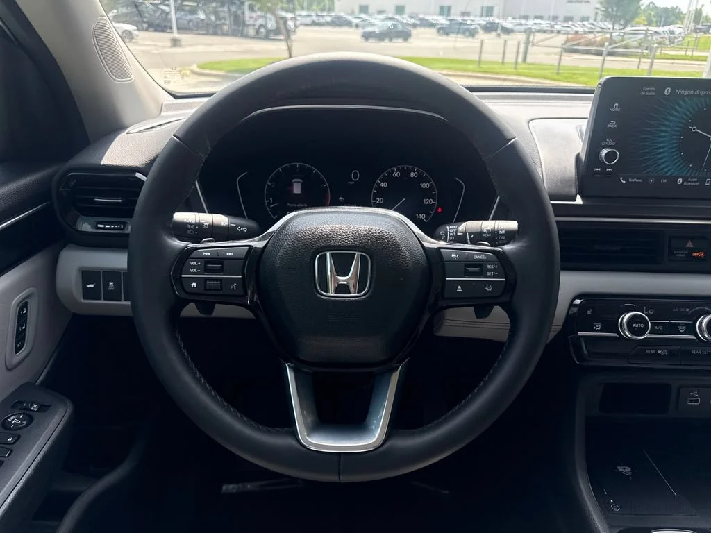 Certified Used 2025 Platinum White Pearl Honda AWD EX-L image 57