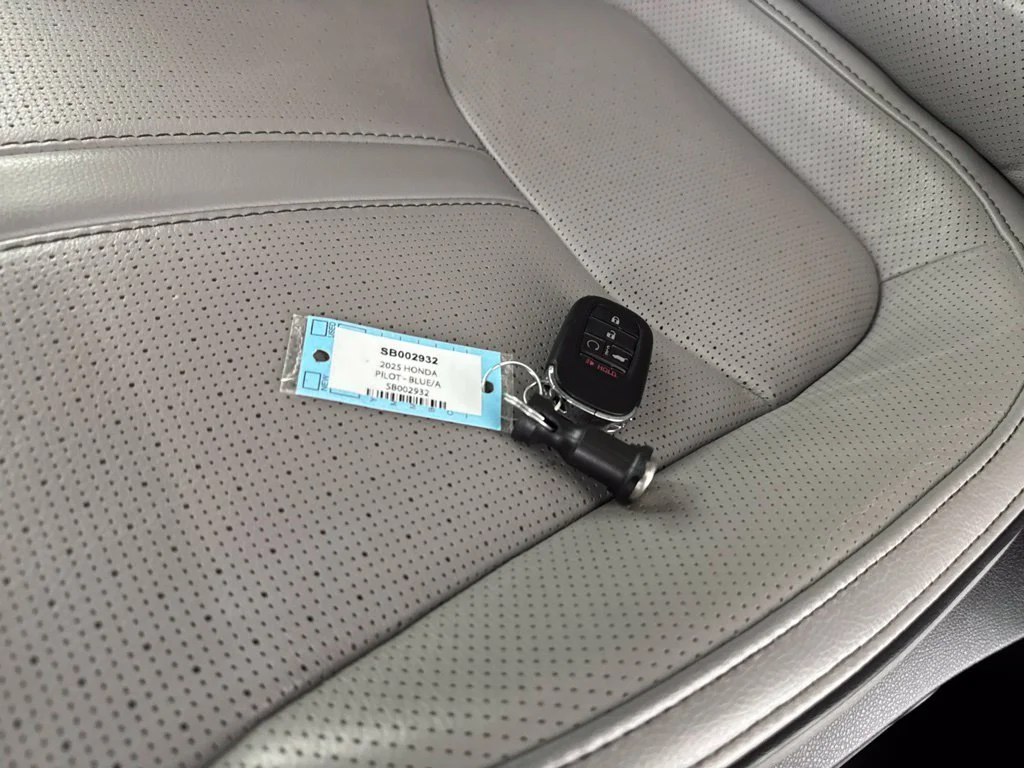 Certified Used 2025  Honda Elite image 31
