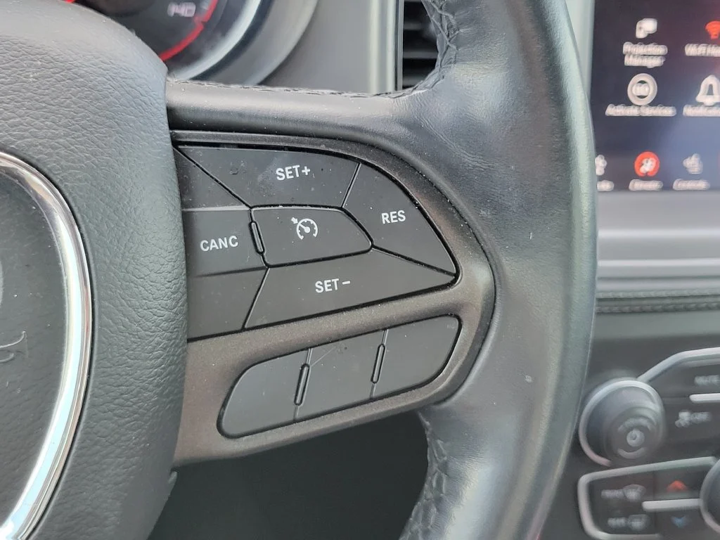 Used 2023 Orange Dodge SXT image 27