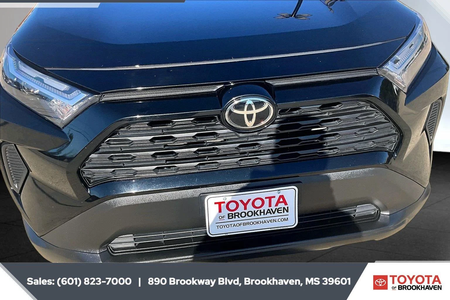 Used 2024 Midnight Black Metallic Toyota XLE image 22