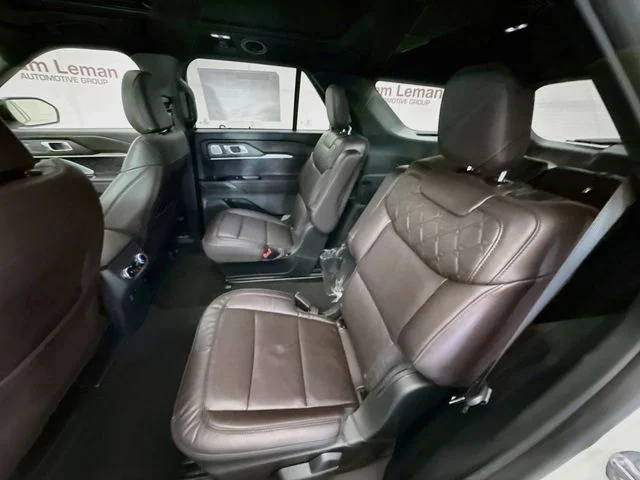New 2027 Star White Metallic Tri-Coat Ford Platinum image 26