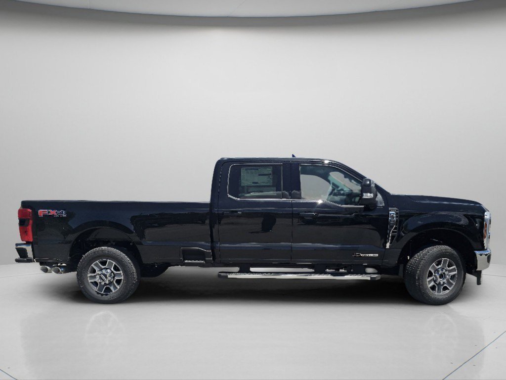 New 2026 Agate Black Metallic Ford LARIAT image 27