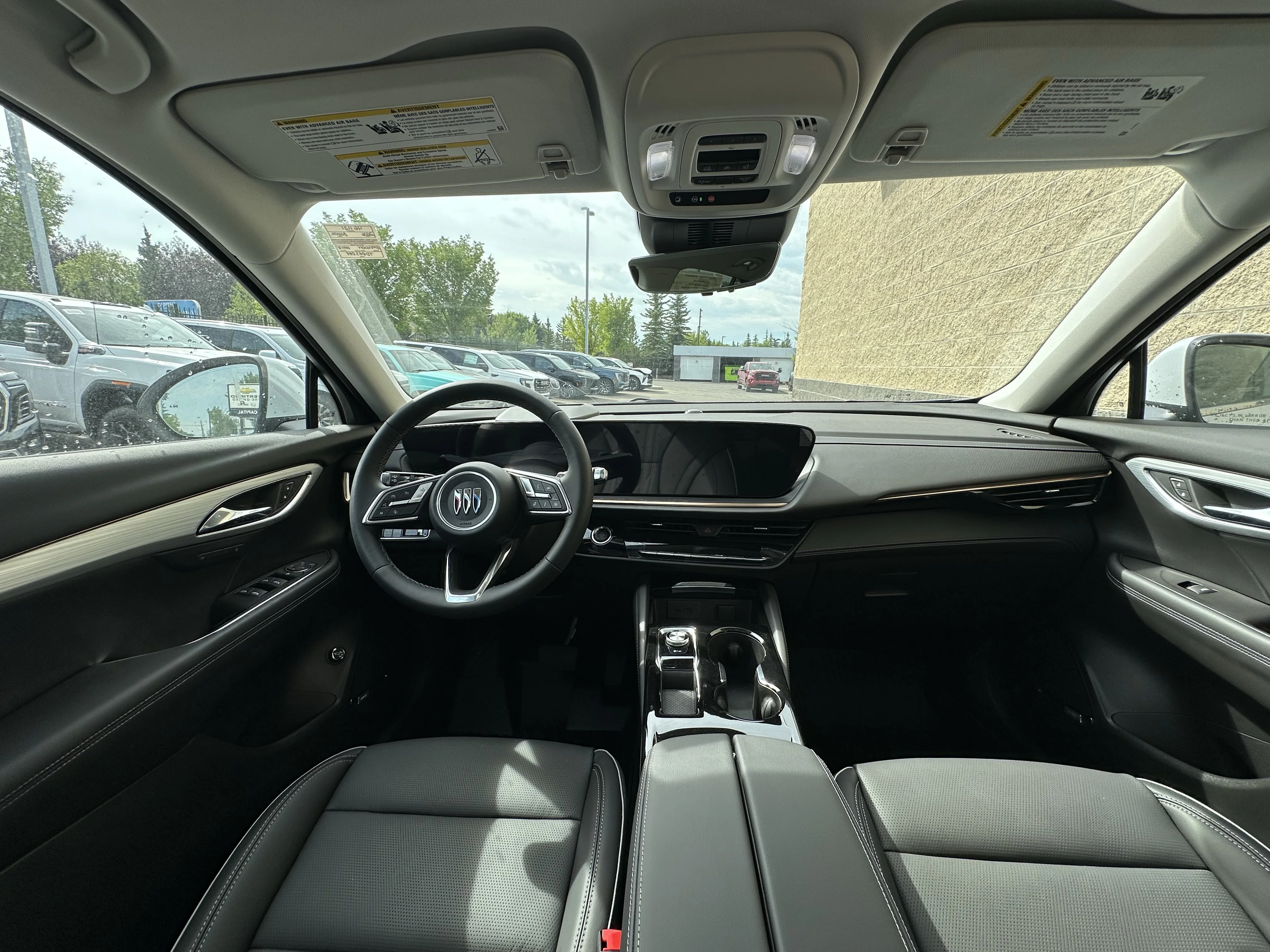 New 2026 Iridescent White Tricoat Buick Avenir image 17