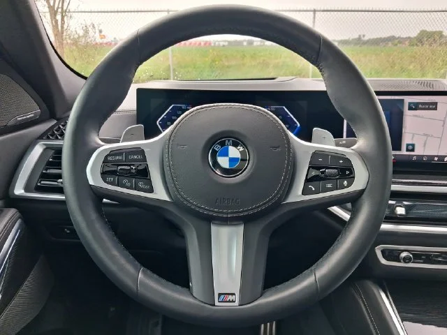 Used 2025 Gray BMW xDrive40i image 15