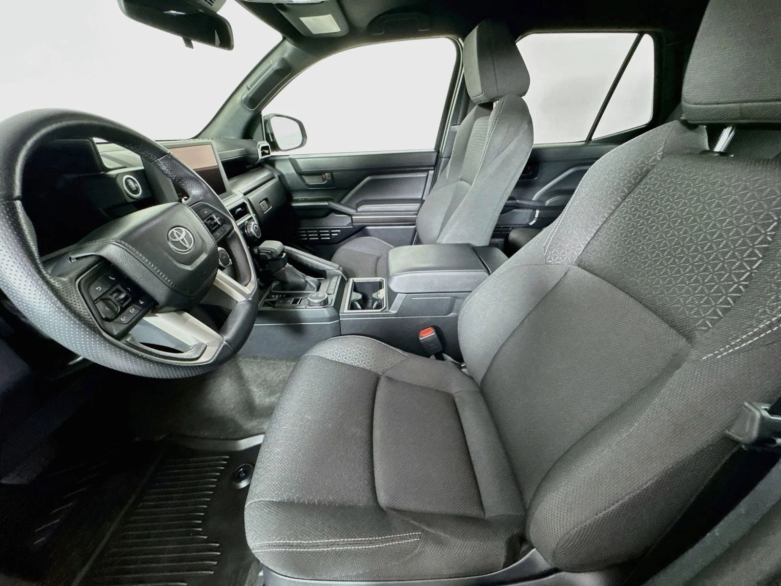 Certified Used 2025  Toyota SR5 image 17