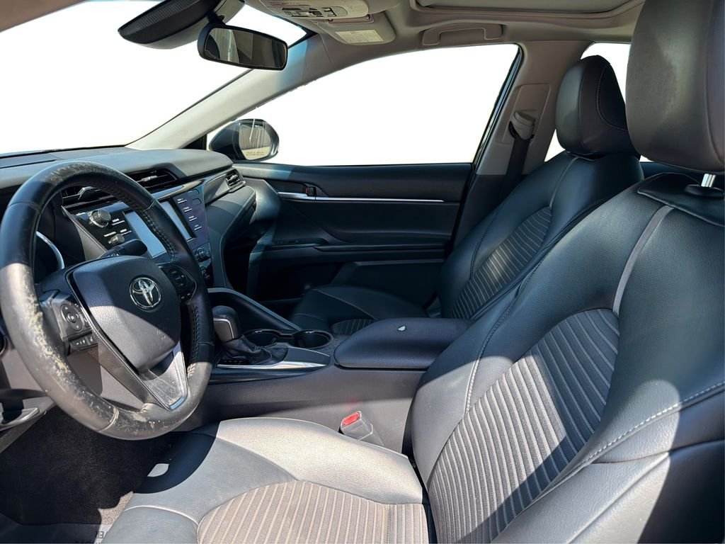Used 2019 Midnight Black Metallic Toyota SE image 10
