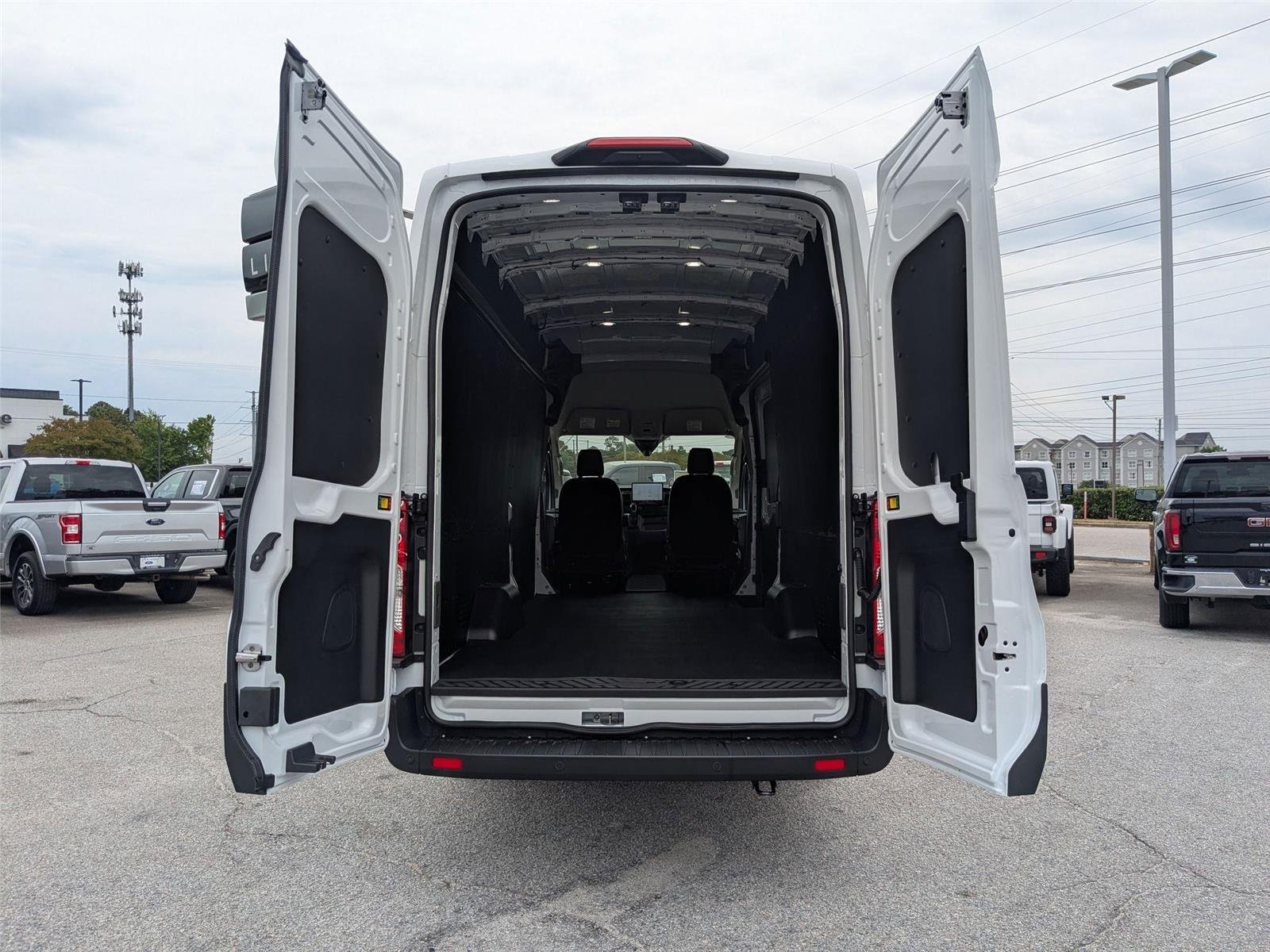 New 2026 Oxford White Ford Cargo Van image 23