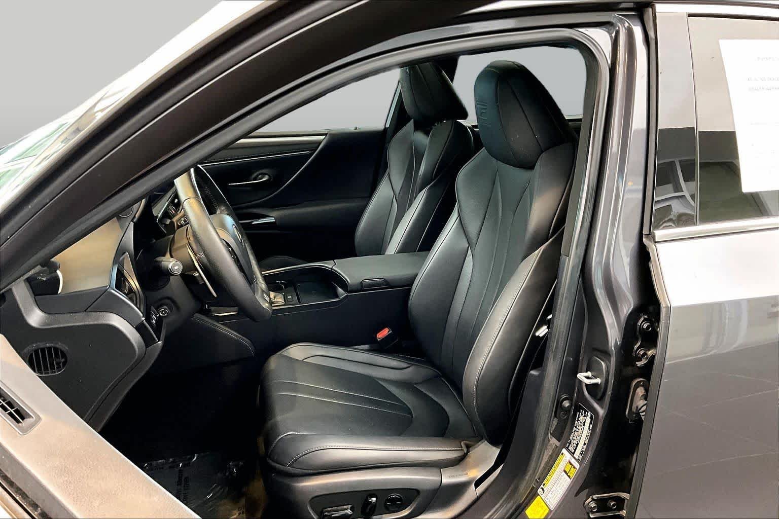 Pre-Owned 2023 Lexus ES 350 F SPORT Handling