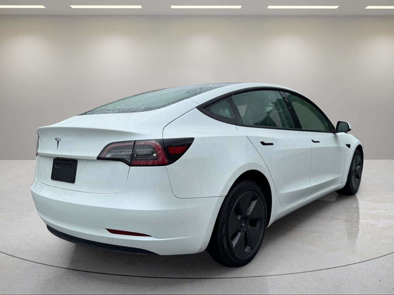 Used 2023  Tesla  image 5