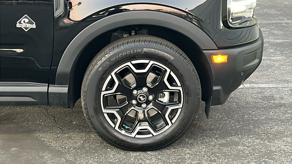 Certified Used 2025 Shadow Black Ford Outer Banks image 5