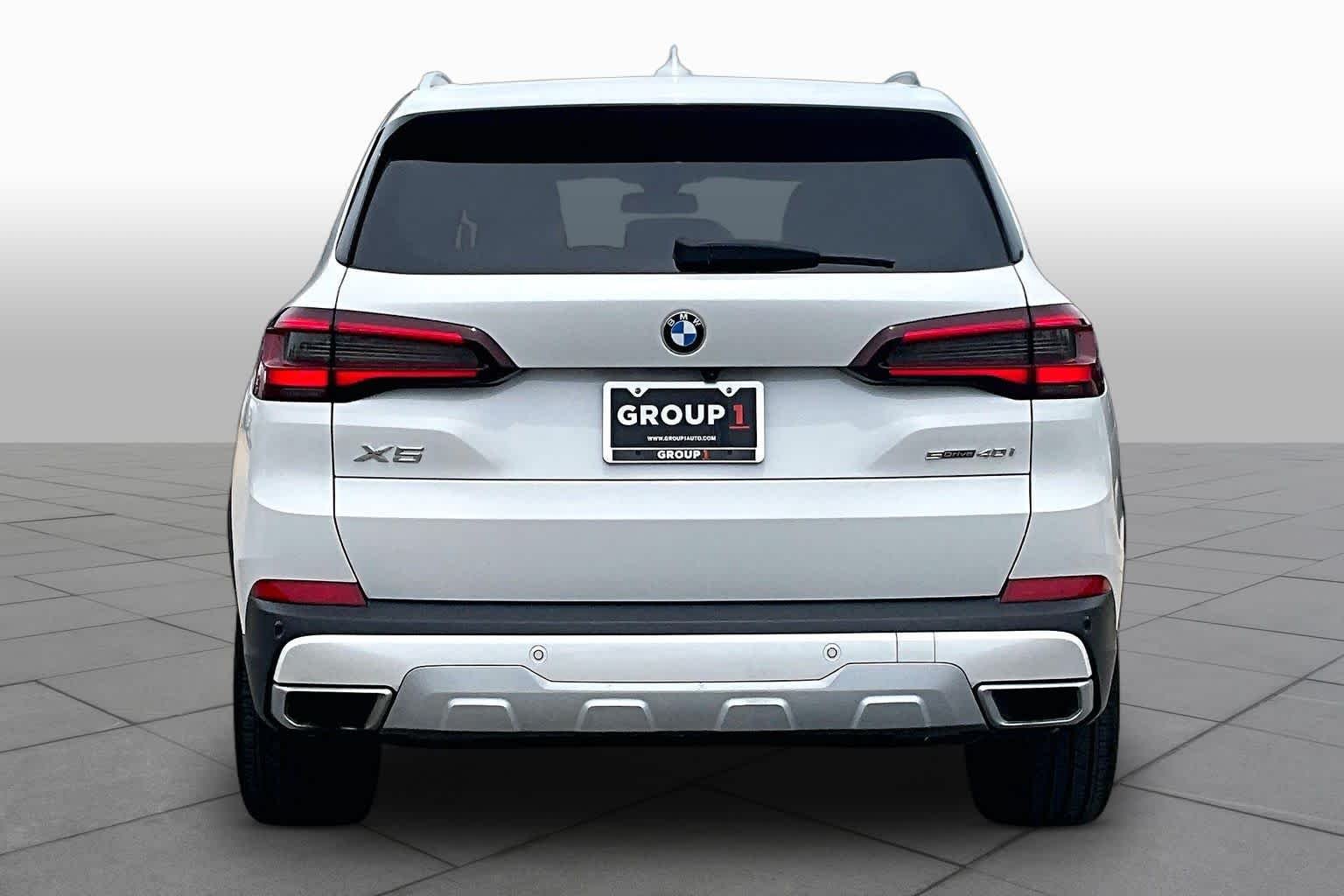 Used 2022 Mineral White Metallic BMW sDrive40i image 5