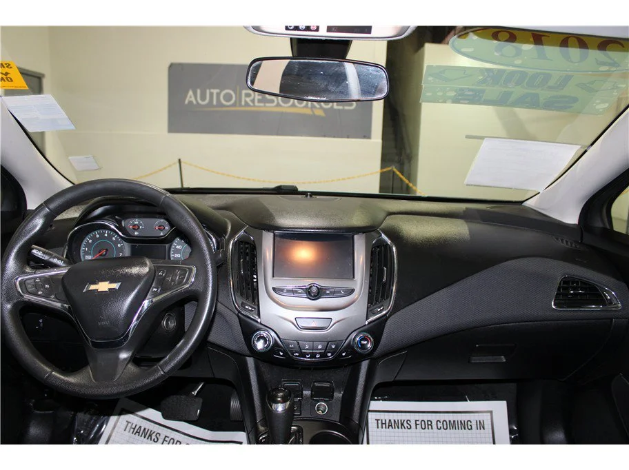 Used 2018 Arctic Blue Metallic Chevrolet LT image 13