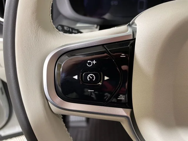 Certified Used 2025 Crystal White Volvo Core image 24