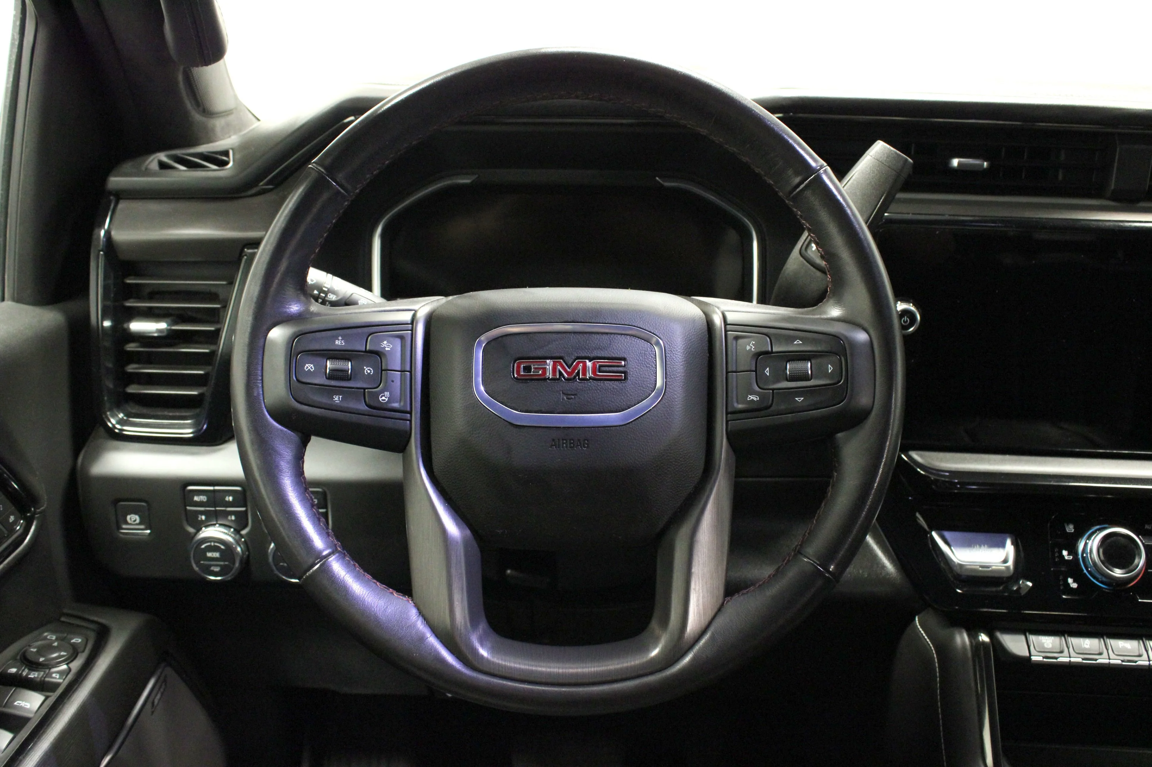 Used 2025 Onyx Black GMC AT4X image 25