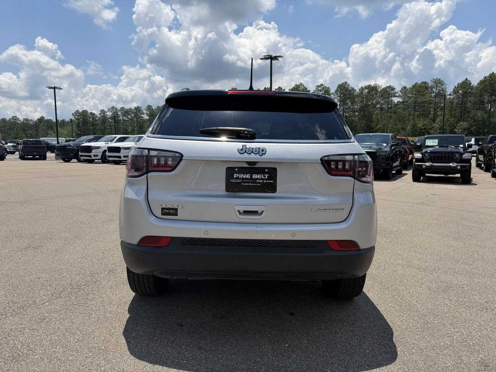 Used 2025 Silver Zynith Metallic Clearcoat Jeep Limited image 5