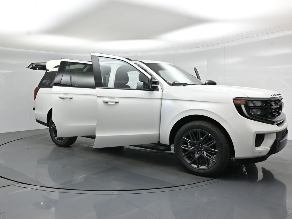 New 2026 Star White Metallic Tri-Coat Ford Platinum image 32