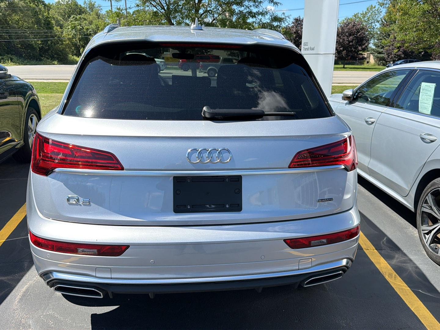 Used 2023 Florett Silver Metallic Audi S line Premium Plus image 4
