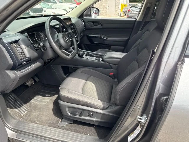 Used 2025 Gray Nissan SV image 17