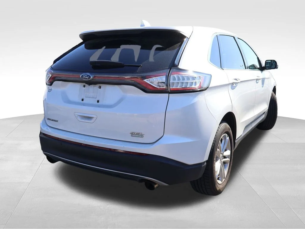 Used 2015 White Platinum Clearcoat Metallic Ford SEL image 18
